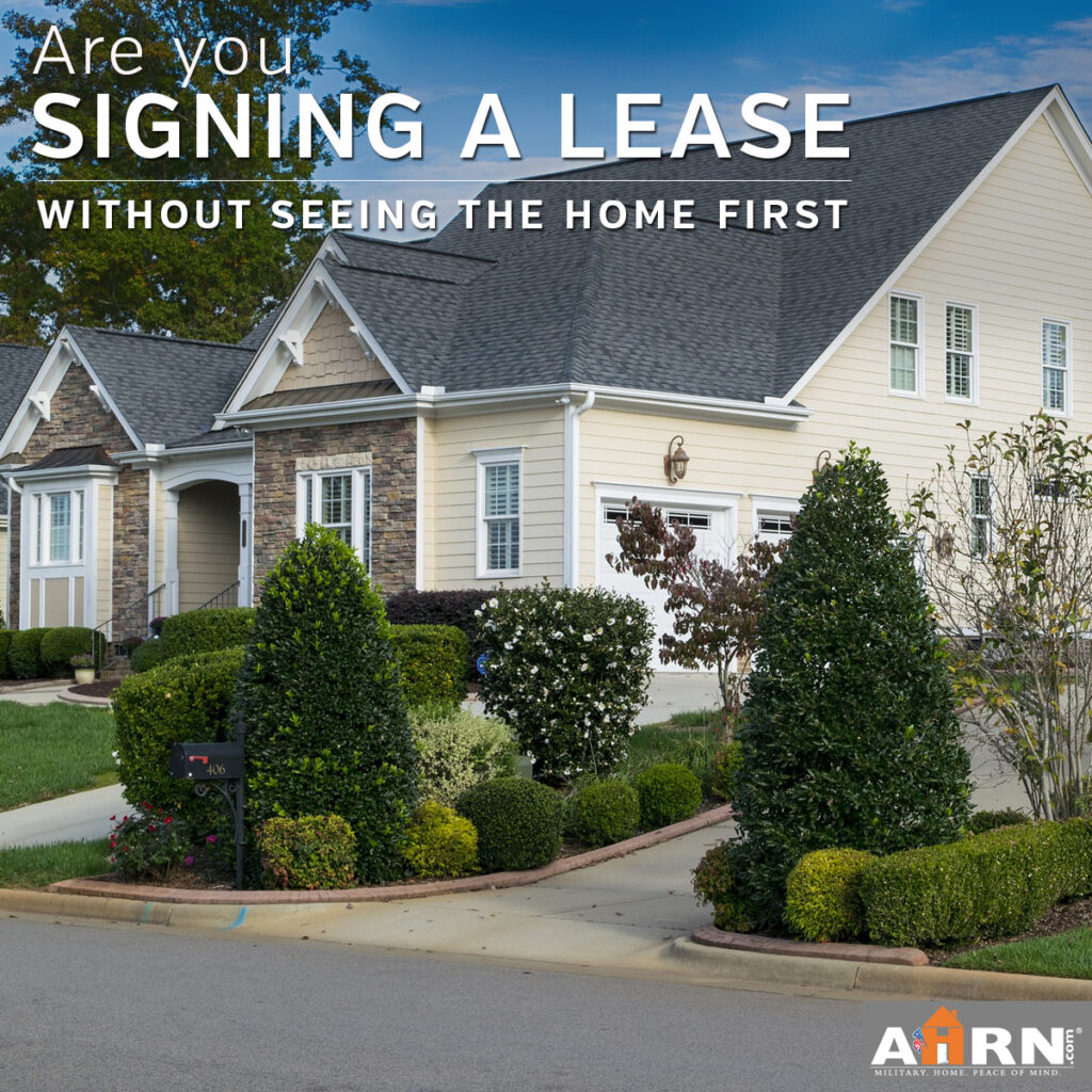 House with plants and a driveway